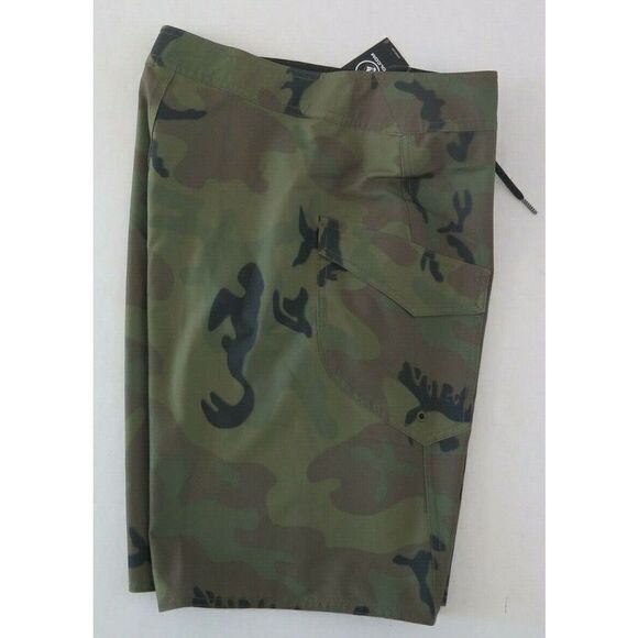 Volcom A0802200 Men's Sz 28 Green Camo Print Manic 2 Boardshorts - Picture 4 of 6